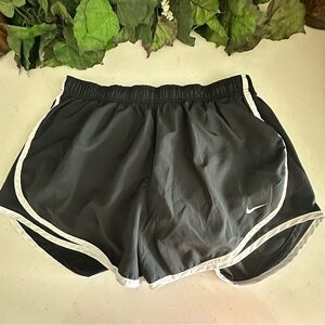 Nike Dri-Fit XL Womens Running Shorts Black & White